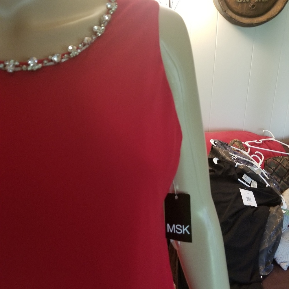 DRESS